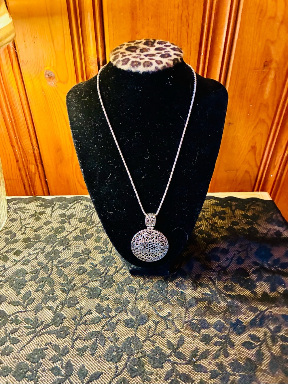 JTV Silver Filigree Round Pendant Necklace